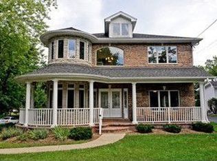 324 Hill Ave, Glen Ellyn, IL 60137