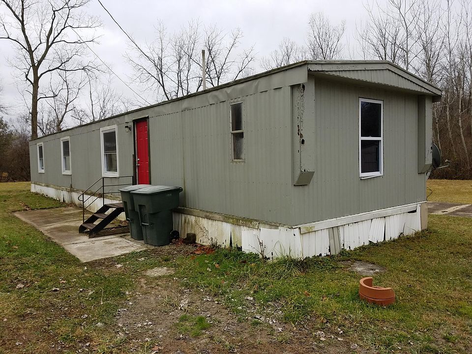 strong foundation. Needs some love. Just needs some powerwashing.
