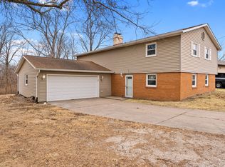 110 Andrea Ct, Cleveland, IL 61241