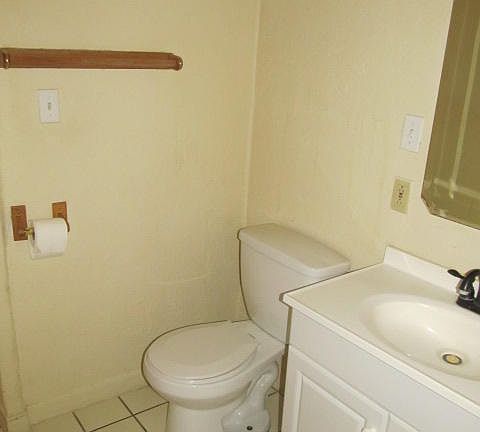 5th image of 444 E Blacklidge Dr