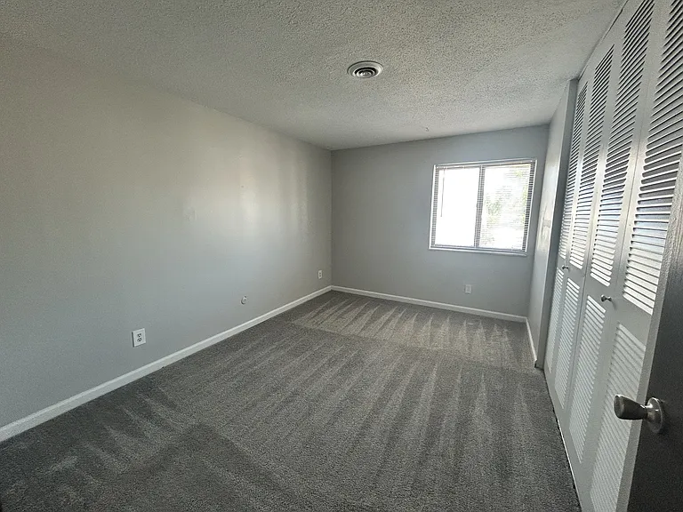 Secor Flats — Photo 63
