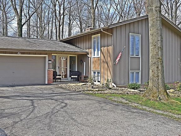 2nd image of 8693 Lake Forest Ct