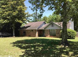 121 Cherryhill Dr, Daphne, AL 36526