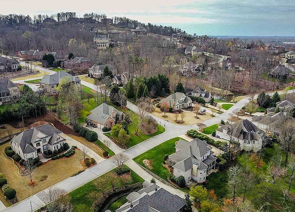 1st image of 8 Grenoble Ct
