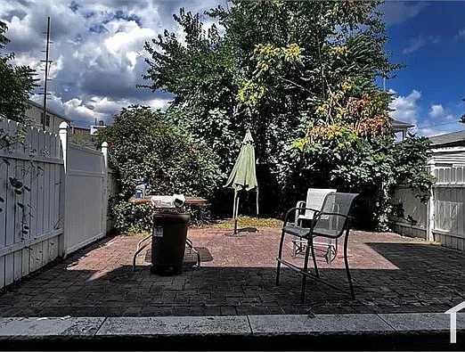 15 Cottage St — Photo 1