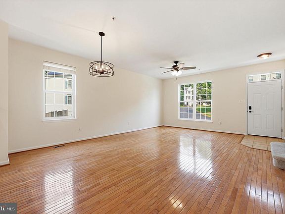 5th image of 525 Ellison Ct