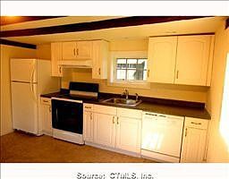 2nd image of 20 Old Deerfield Cir