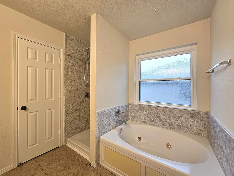 5705 Mandalay — Photo 19