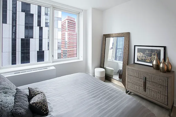 Rented by Red Apple Group | media 31