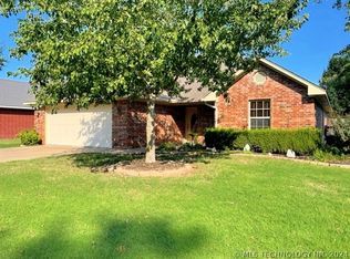 4019 Briar Ln, Tahlequah, OK 74464