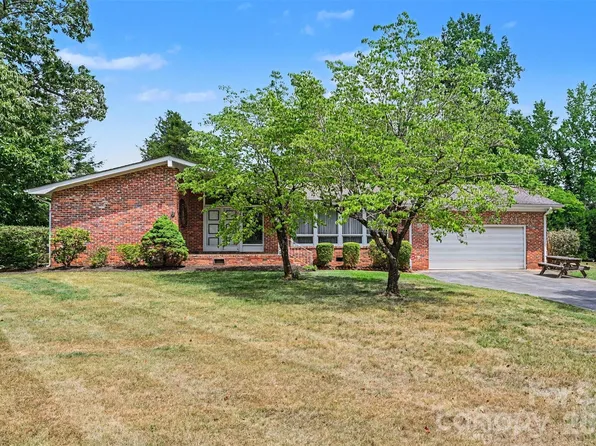 207 Sills Dr, Salisbury, NC 28146