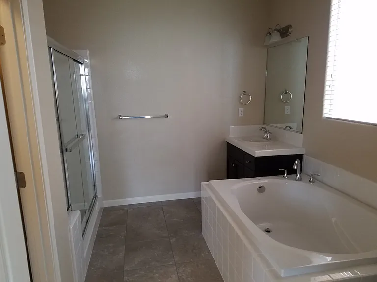 2833 W Cecil Ave — Photo 15