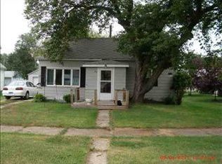 37 3rd St SE, Garrison, ND 58540