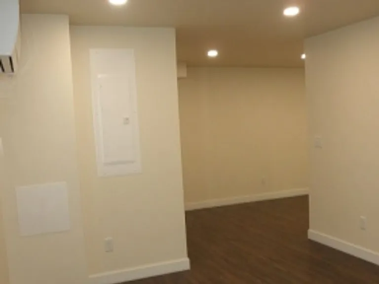 1413 Defoe St — Photo 13