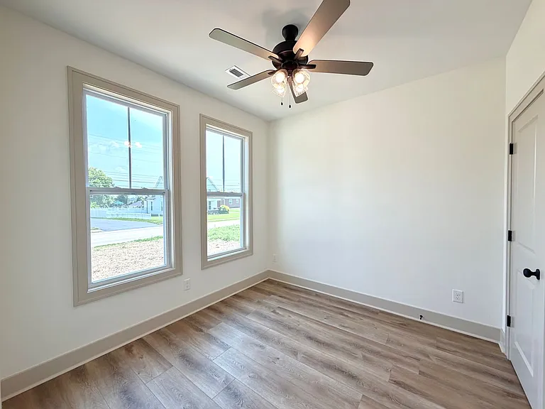 489 S Main St — Photo 19