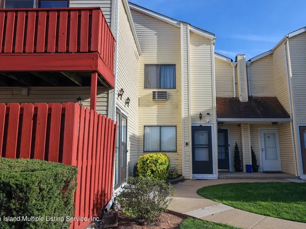 115 Stack Dr #A, Staten Island, NY 10312