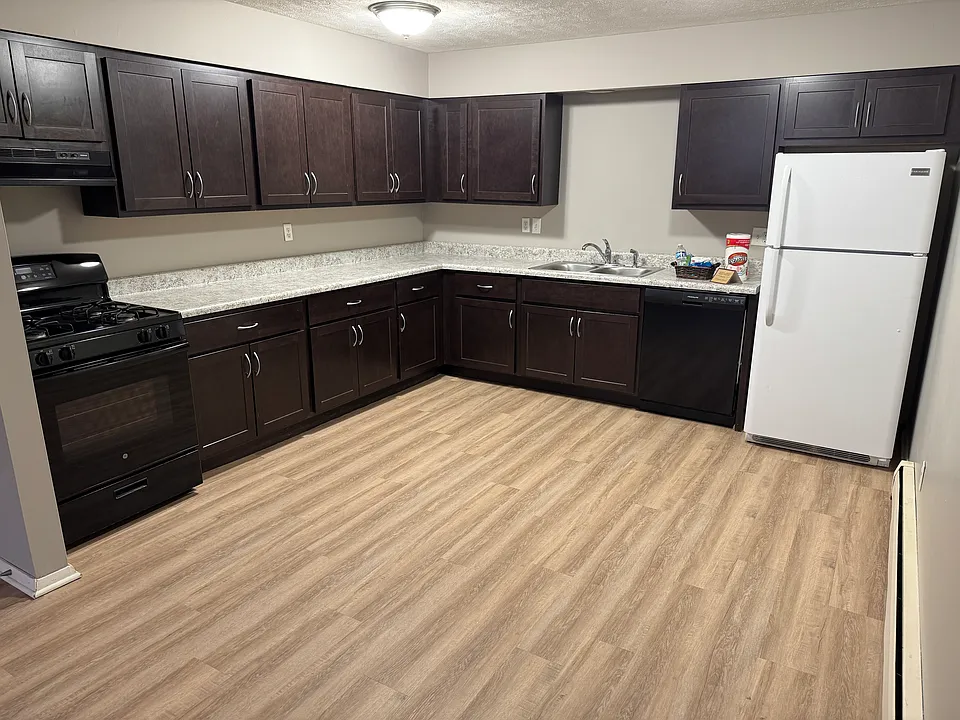 710 Arcadia Dr #3