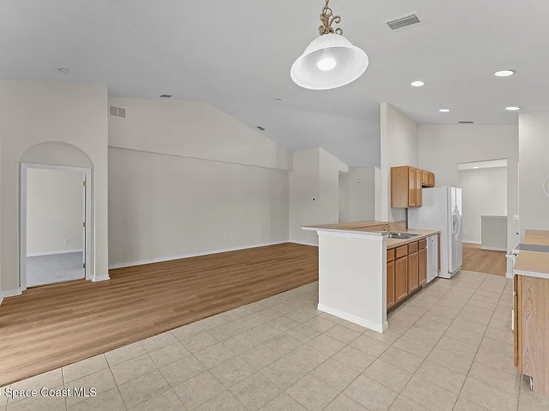 907 Ocaso Ln #201 — Photo 6