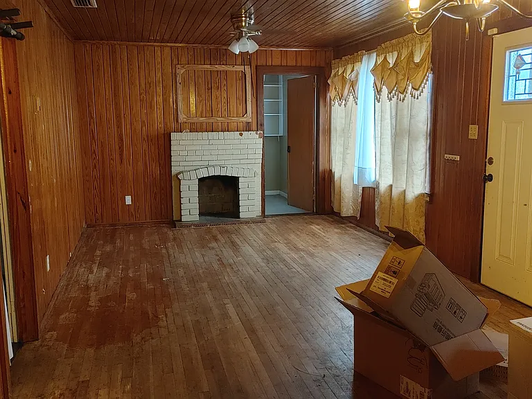 606 Magnolia St — Photo 8