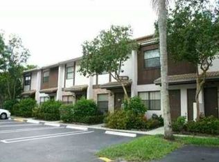 9907 Riverside Dr, Coral Springs, FL 33071