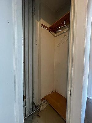 5th image of 526 W 211th St APT 3D