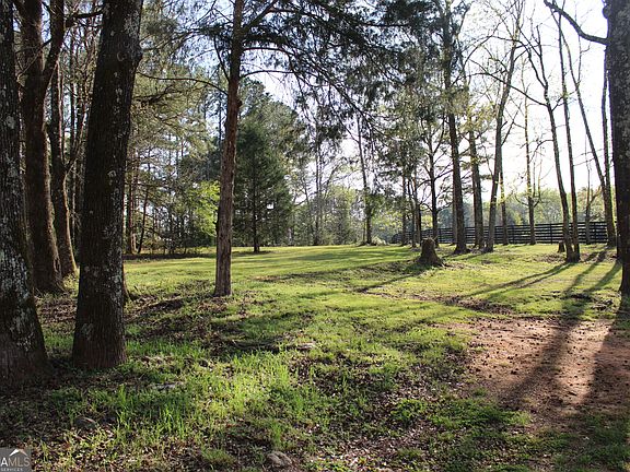 5th image of 150 Mackey Rd