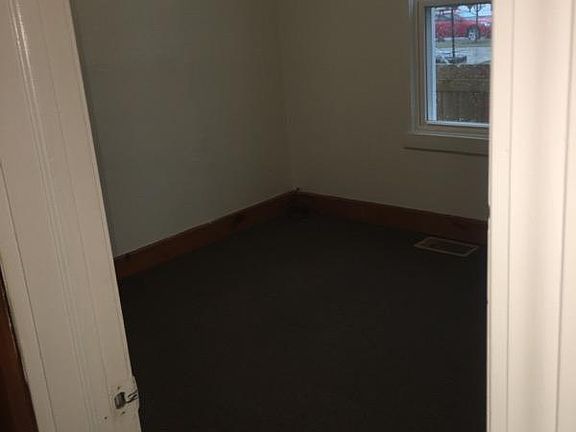 4th image of 1672 N 40th Ave