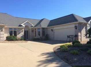 1044 Heyerdahl Hts, Hobart, WI 54155