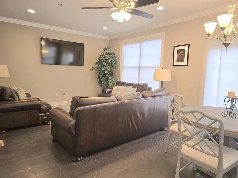 226 Valerie Ln — Photo 7