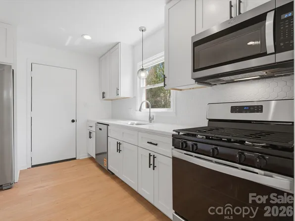 4946 Morgan St, Charlotte, NC 28208