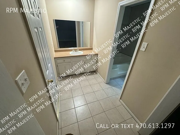 3518 Moonlight Ct — Photo 10