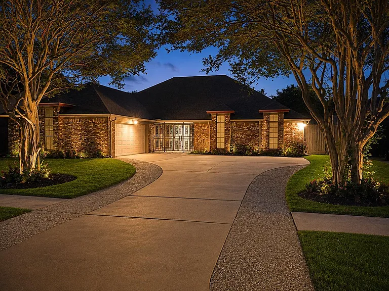 10710 Sandy Shoals Dr — Photo 3
