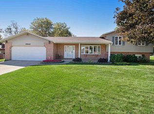 21942 Sandybrook Dr, South Bend, IN