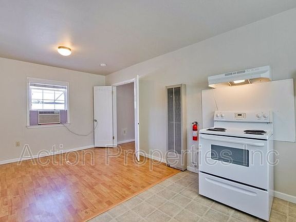 5th image of 1083B Morris Ct