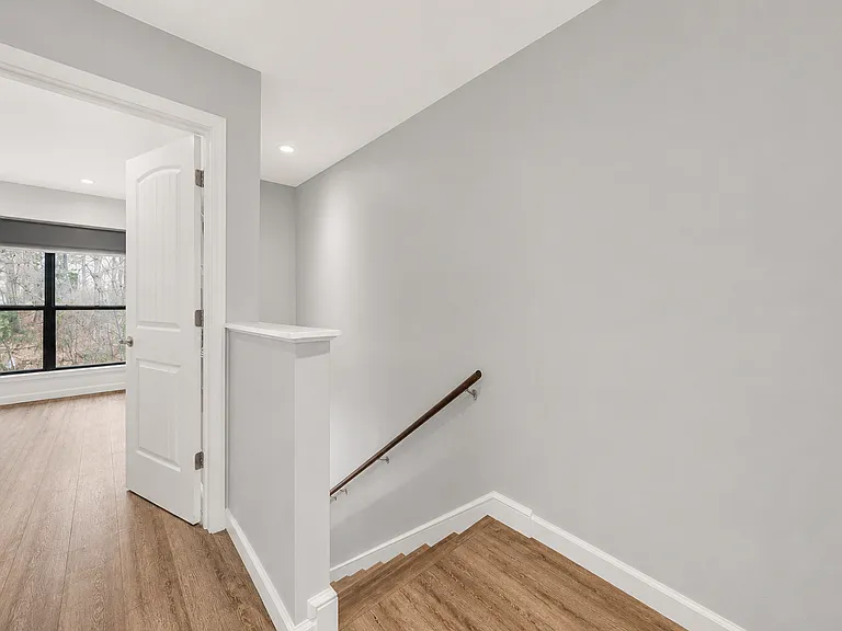 7122 Woods Crossing Dr — Photo 10