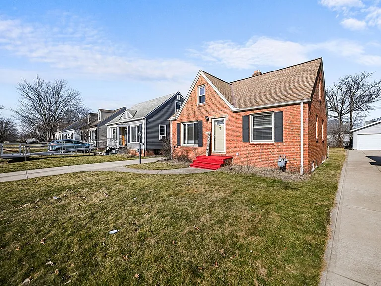 2438 Brookdale Ave — Photo 28