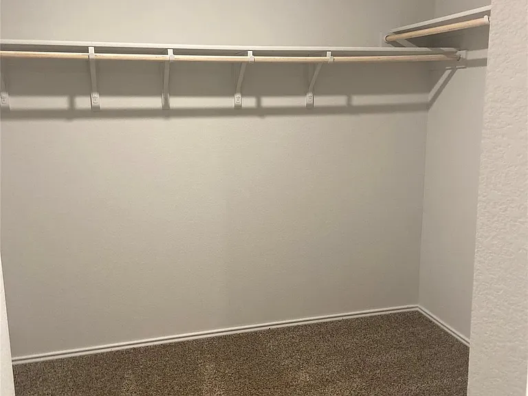 516 Taggart Trl — Photo 8