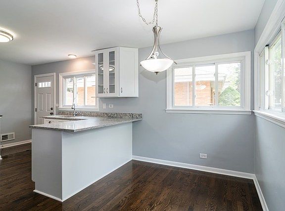 4th image of 10846 Hastings St