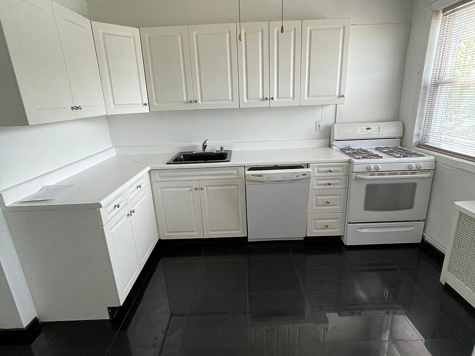 1st image of 99 Dongan Ave #2