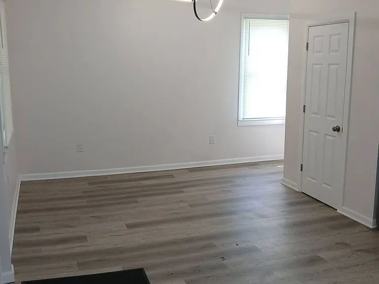 6015 Hosmer Ave — Photo 69