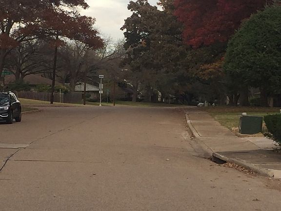 4th image of 421 Glen Oaks Blvd