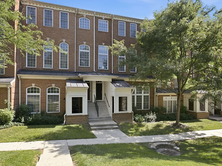 4473 Beacon Grove Cir #B — Photo 1