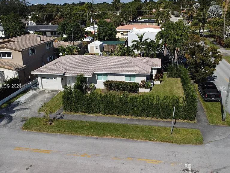 1403 Adams St — Photo 4