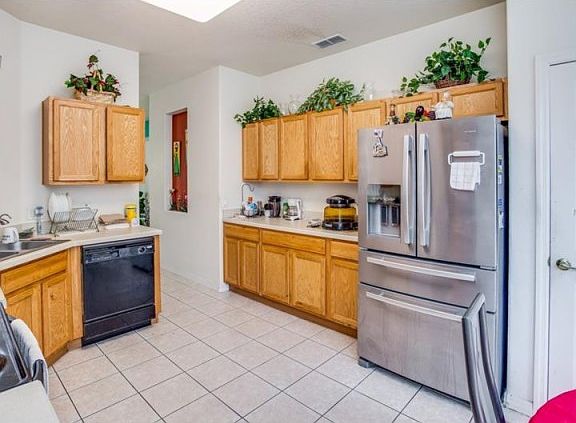5th image of 906 Grand Canal Dr