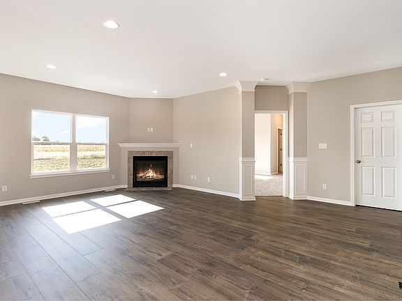 4th image of 10431 Towle St