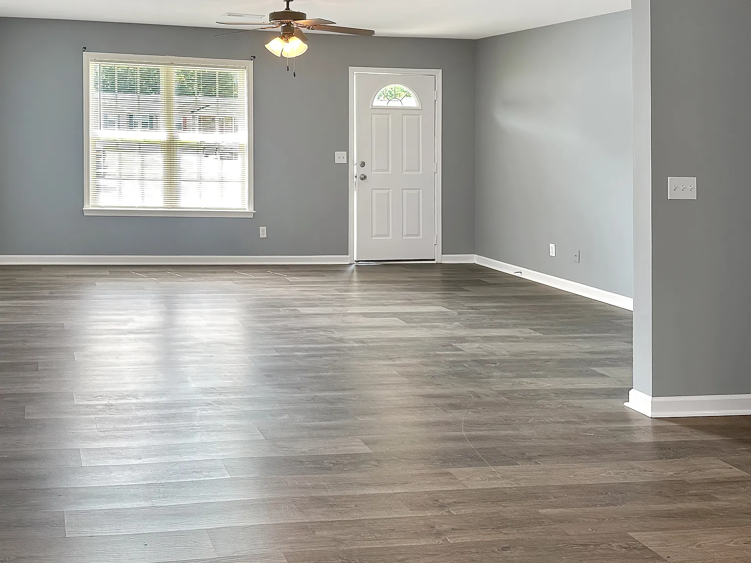2 bed, $1,300 — Photo 3