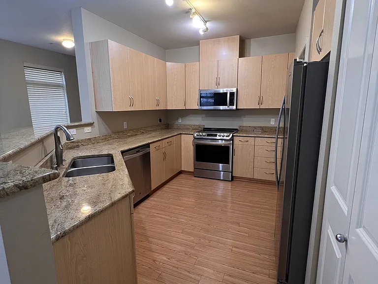 748 241st Ln SE — Photo 10