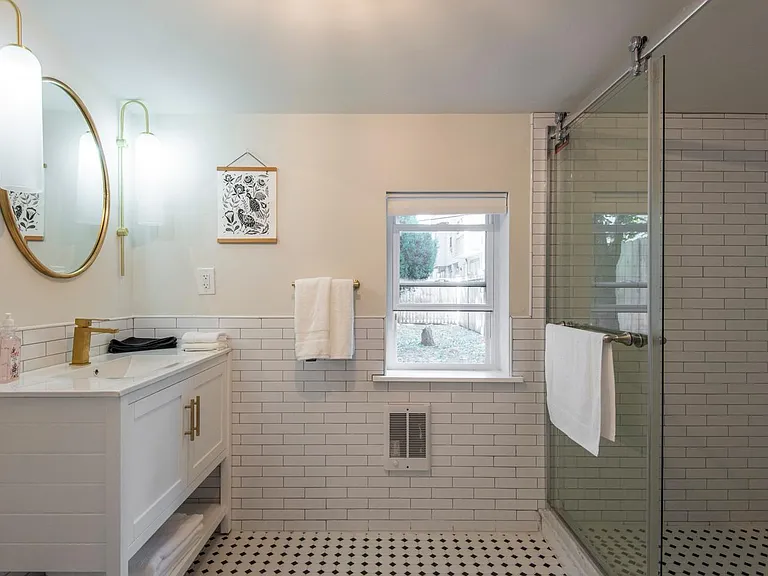3621 Hamilton St #1B — Photo 1