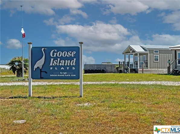 1 China Bay, Rockport, TX 78382