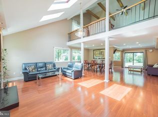 1 Heather Dr, Marlton, NJ 08053